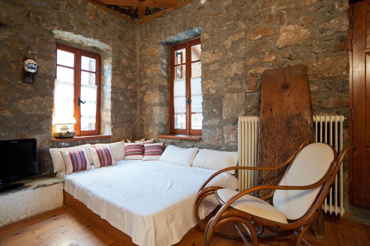 Mariolata Stone House Villa Lílaia Buitenkant foto